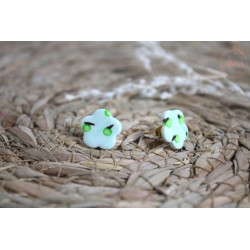 Puces d'oreille - pomme