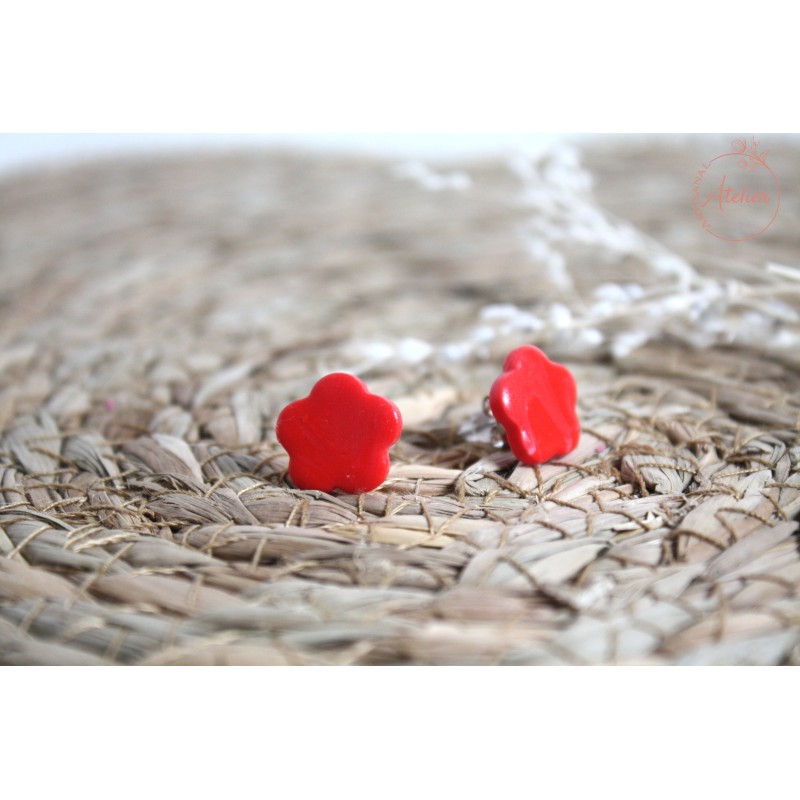 Puces d'oreille - (légèrement) marbrée rouge