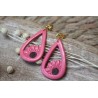 Boucles d'oreille pendantes - Fleur rose et brun