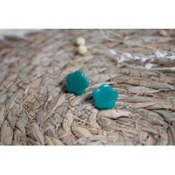 Puces d'oreille - Vert légèrement translucide